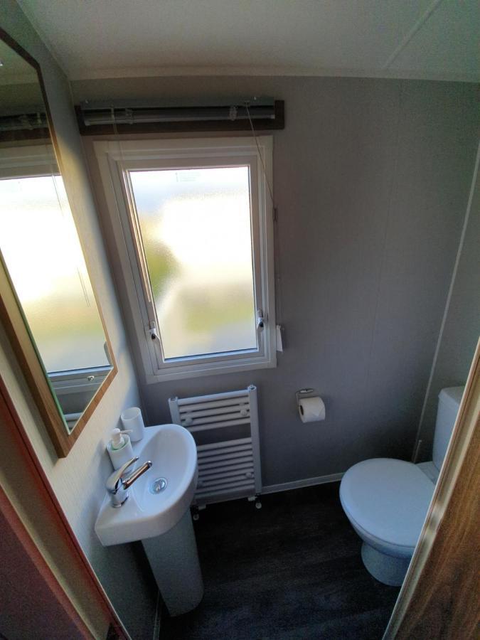 Rj Luxury Caravan Hire With Hot Tub Tattershall Exterior photo